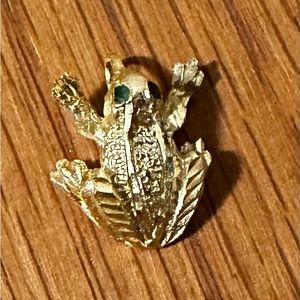 14k Gold Frog Charm/pendant with Emerald Eyes